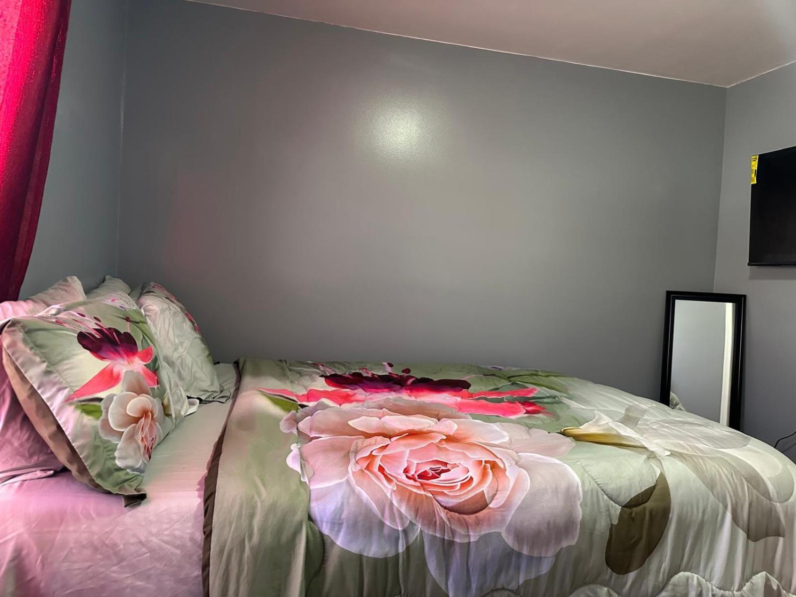Divine Villa Guest House 65 Sherman 6Mins To Airport And 4Mins To Penn Station Newark Exterior foto